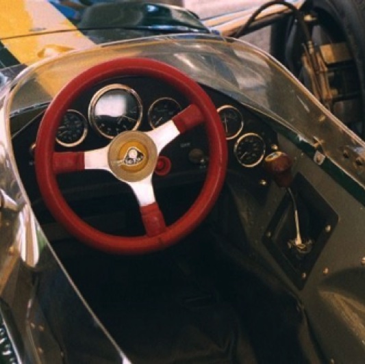 Cockpit de la Lotus 33 Cockpit de la Lotus 33
