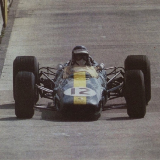 Toujours pas de réussite à Monaco avec la Lotus 33 Toujours pas de réussite à Monaco avec la Lotus 33
