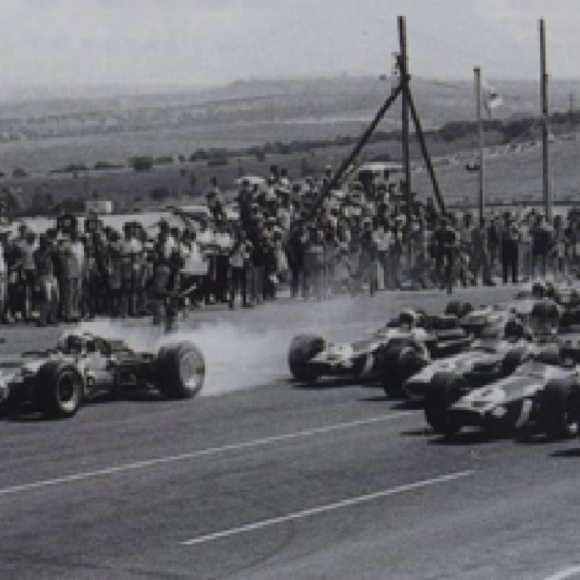 Départ à Kyalami, Jackie Stewart sur la nouvelle Matra prend un excellent départ