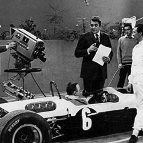 La veille de la course maudite, Jim participe à une émission de télévision de la ZDF dédiée à son ami Kurt Ahrens La veille de la course maudite, Jim participe à une émission de télévision de la ZDF dédiée à son ami Kurt Ahrens