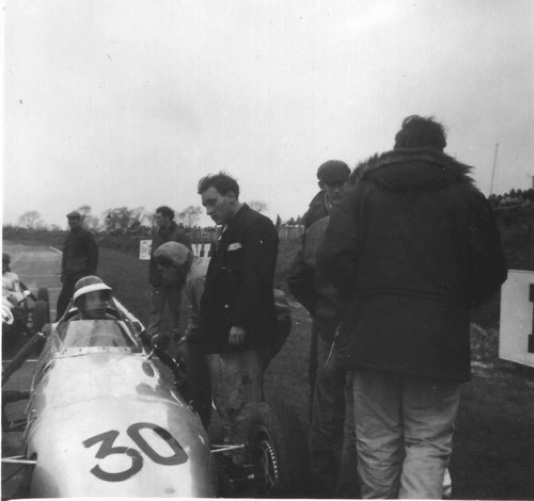 Jim et la  Gemini sur la grille de départ
