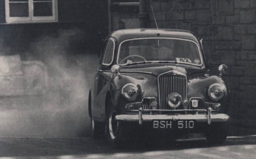 Premières victoires avec la Sunbeam Talbot familiale...