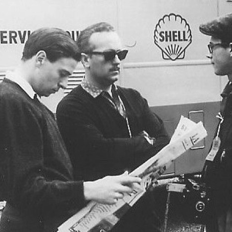 Jim, Colin et "Jabby Crombac" Rédacteur en chef de Sport auto Jim, Colin et "Jabby Crombac" Rédacteur en chef de Sport auto