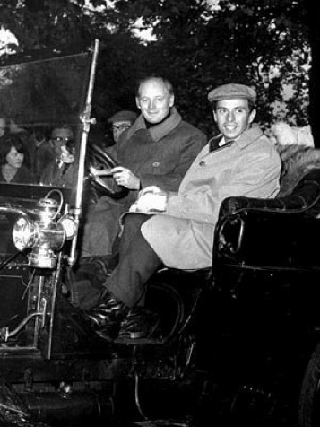 Jim sur une Mercedes en compagnie de Lord Montagu au Motor Museum en 1964 Jim sur une Mercedes en compagnie de Lord Montagu au Motor Museum en 1964