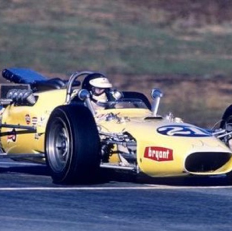 JIm sur la Vollsted-Ford V8, petite infidélité à Lotus car Colin Chapman n'avait pas de voiture à envoyer à Riverside JIm sur la Vollsted-Ford V8, petite infidélité à Lotus car Colin Chapman n'avait pas de voiture à envoyer à Riverside
